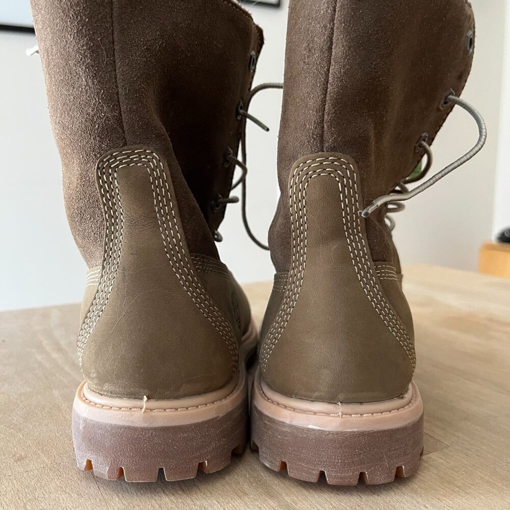 Timberland Boots Fold Down Fleece Lined in Taupe - Picture 6 of 7